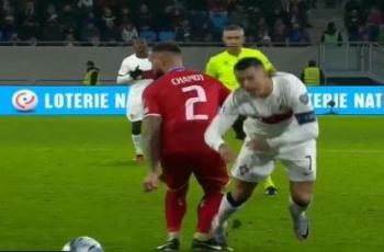 Bikin Malu! Aksi Diving Cristiano Ronaldo Saat Lawan Luksemburg Panen Hujatan