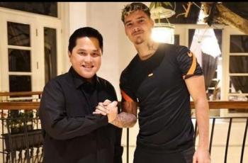 Kangen Makanan Indonesia, Shayne Pattynama Santap Nasi Goreng dan Pepes saat Jumpa Ketum PSSI