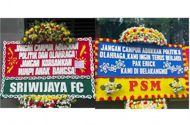 Karangan bunga di depan kantor PSSI (Instagram/pengamatsepakbola)