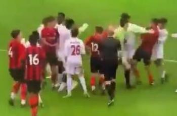 Bak Ring Tinju, Kemenangan Garuda Select Atas Bournemouth Ternoda dengan Aksi Baku Hantam di Atas Lapangan