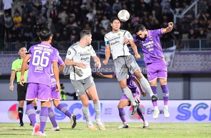 Persita Tangerang vs Persib Bandung. (Dok. LIB)