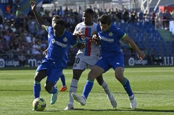 Aksi Ansu Fati saat Barcelona ditahan imbang Getafe 0-0. (AFP)