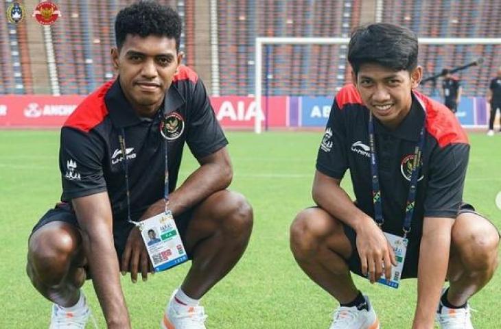 Pemain Timnas Indonesia U-22 menjajal rumput Olympic Stadium Kamboja. (Instagram/@pssi)