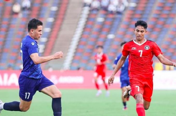 Aksi Marselino Ferdinan saat Timnas Indonesia U-22 kalahkan Filipina 3-0 di laga perdana Grup A SEA Games 2023. (Dok. PSSI)