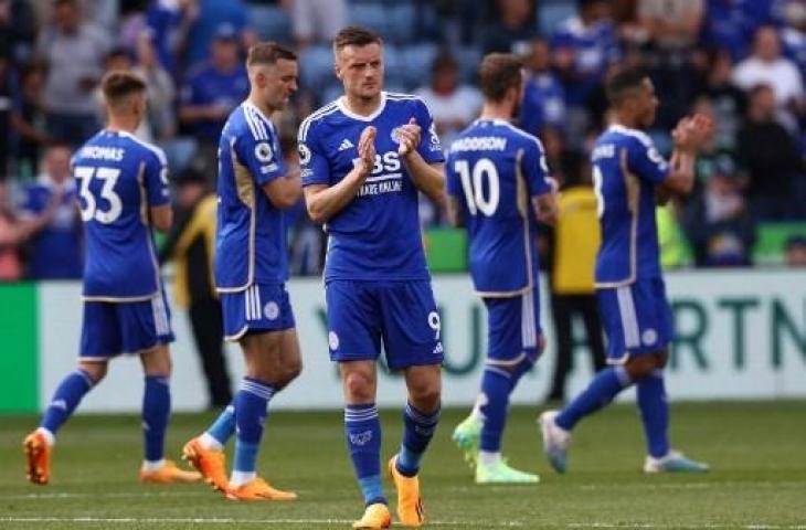 Jamie Vardy terlihat lesu usai Leicester City terdegradasi ke Divisi Championship musim depan. (AFP)