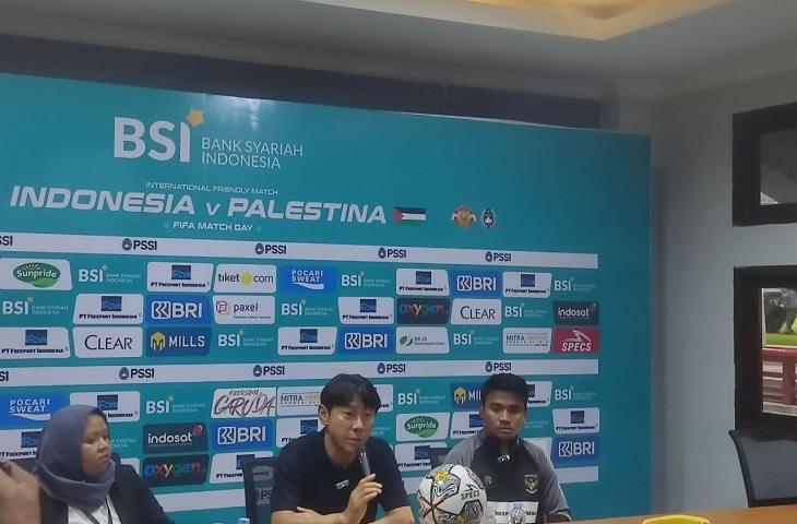 Shin Tae-yong usai post match laga Timnas Indonesia vs palestina (mxkd.sbs/Gagah Radhitya)