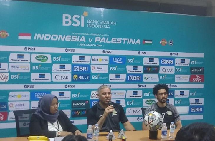 Pelatih Makram Daboub mendoakan Timnas Indonesia bisa meraih kemenangan lawna Argentina (mxkd.sbs/gagah radhitya)