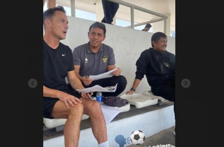 Dennis Wise, Bima Sakti dan Indra Sjafri. (Instagram/@programgarudaselect)