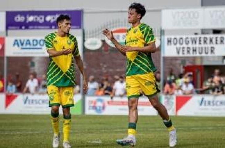 Pemain ADO Den Haag Rafael Struick (kiri) salah satu penyerang Timnas Indonesia yang dibawa Shin Tae-yong lawan Filipina. (Instagram/@rafaelstruick)