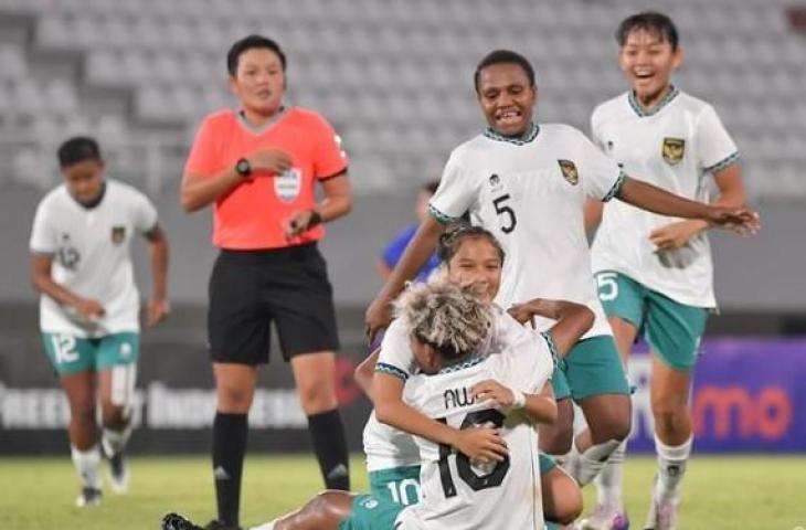 Pemain Timnas Putri Indonesia usai kalahkan Kamboja di Piala AFF U-19 2023. (Instagram/@pssi)