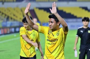 Momen Asnawi Mangkualam Kolongin Pemain Ansan Greeners dan Nyaris Ciptakan Assist