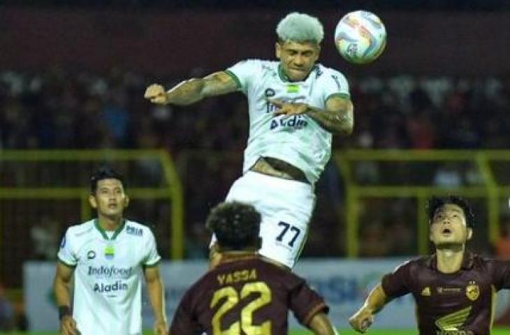 Duel PSM Makassar vs Persib Bandung di pekan ke-4 BRI Liga 1 2022-2023. (Instagram/@persib)