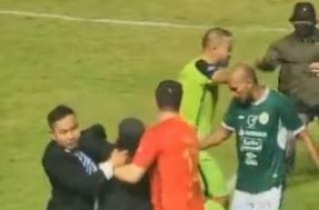 Oknum Suporter PSS Sleman Masuk Lapangan Kejar Wasit dan Pemain, Exco PSSI Buka Suara