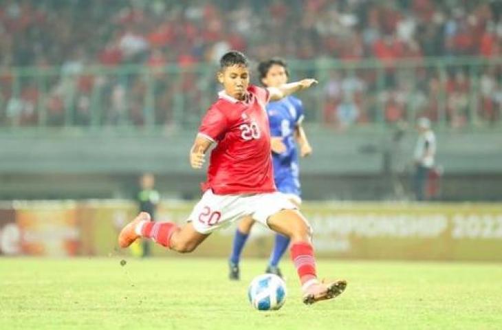 Razzaa Fachrezi saat main di Timnas Indonesia U-19. (Instagram/razzaafchrezi)