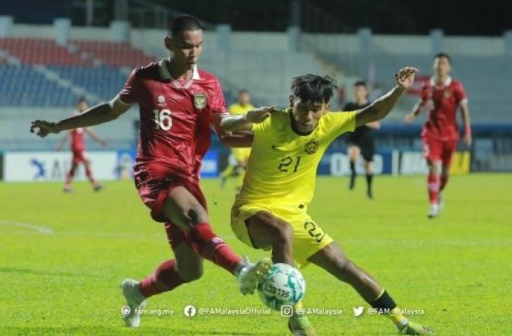 Timnas Indonesia U-23 vs Malaysia U-23 dalam laga pertama Grup B Piala AFF U-23 2023 di Rayong Province Stadium, Rayong, Thailand pada Jumat (18/8/2023). [Dok. Twitter/@FAM_Malaysia]