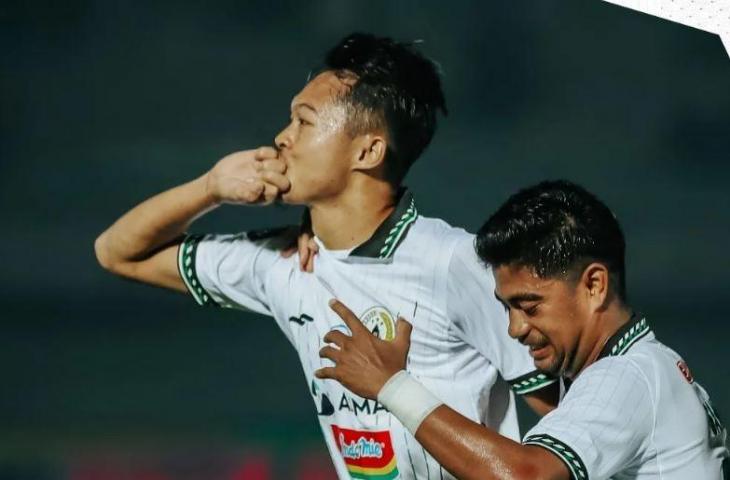 Selebrasi Riki Dwi Saputro usai menjebol gawang Persita. (Dok. PSS)