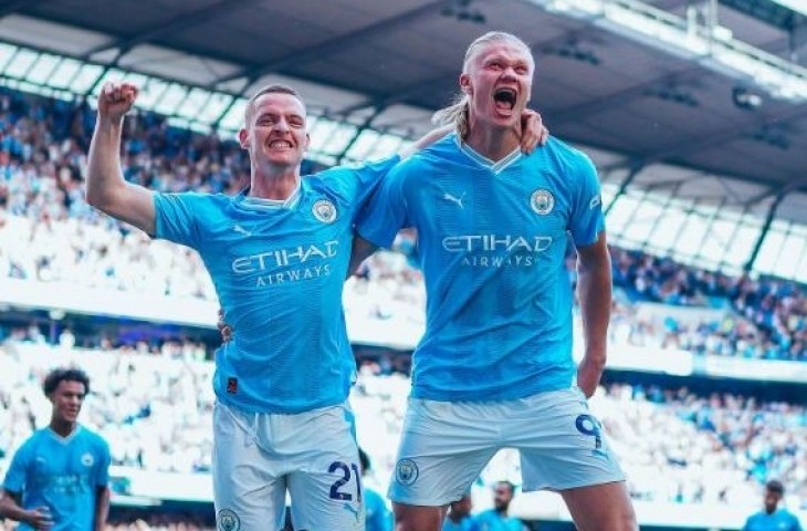 Erling Haaland (kiri) cetak hattrick saat Man City hajar Fulham di Liga Inggris 2023-2024. (Instagram/@mancity)