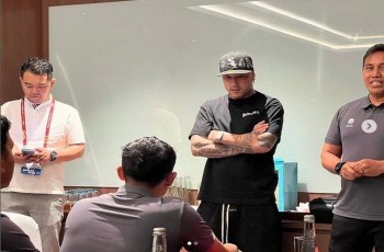 Radja Nainggolan Merapat ke Bhayangkara FC, Netizen: Pingin Jadi Artis?