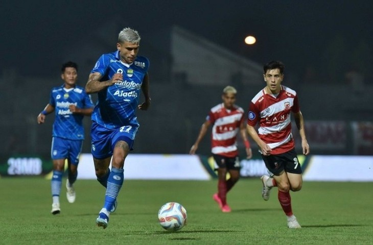 Pemain Persib Ciro Alves menjadi salah satu pencetak gol saat lawan Persis. (MO Persib)