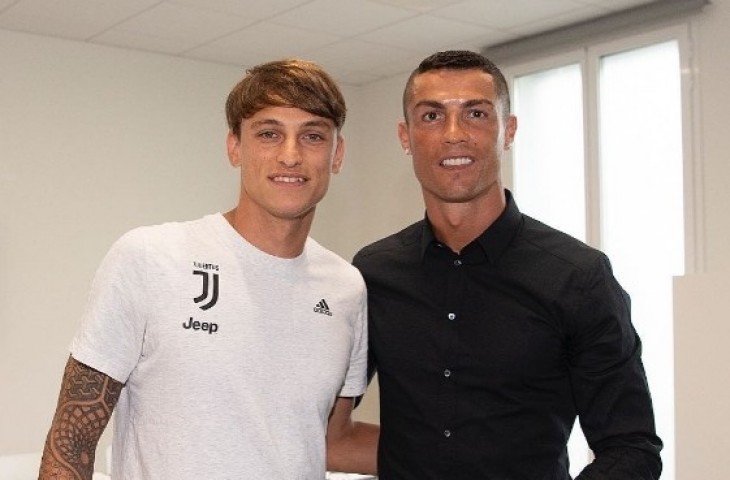 Pemain Persib Stefano Beltrame foto bersama Cristiano Ronaldo. (Tangkap layar Instagram)