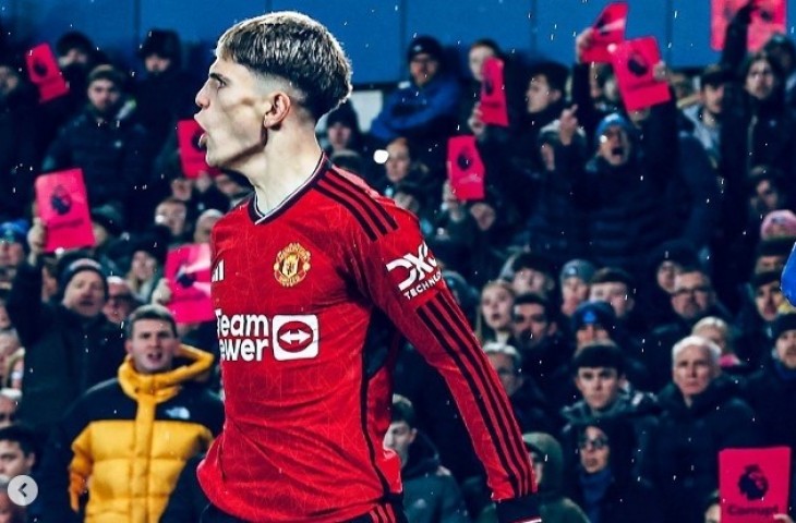 Bicara soal Alejandro Garnacho, ada satu lagi kisah menarik yang tak kalah mengejutkan. Setelah sukses mencetak gol salto yang spektakuler di pertandingan melawan Everton. (@manchesterunited)