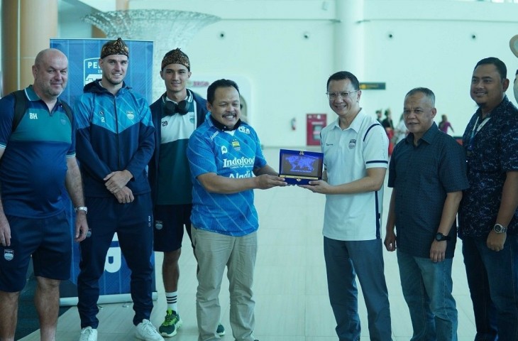 Persib di Bandara Kertajati (MO Persib)