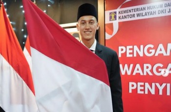 Jay Idzes Resmi Jadi WNI, Banjir Dukungan Publik Hingga Pemain Bologna dan Ragnar Oratmangoen