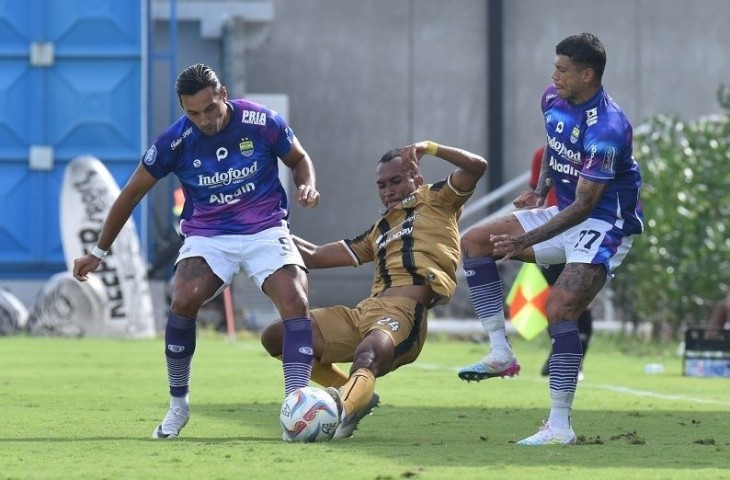 Pertandingan uji coba Persib menghadpai Dewa United. (MO Persib)