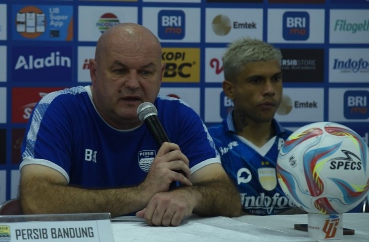 Pelatih Persib Bojan Hodak dalam jumpa pers usai laga kontra Persis. (MO Persib)