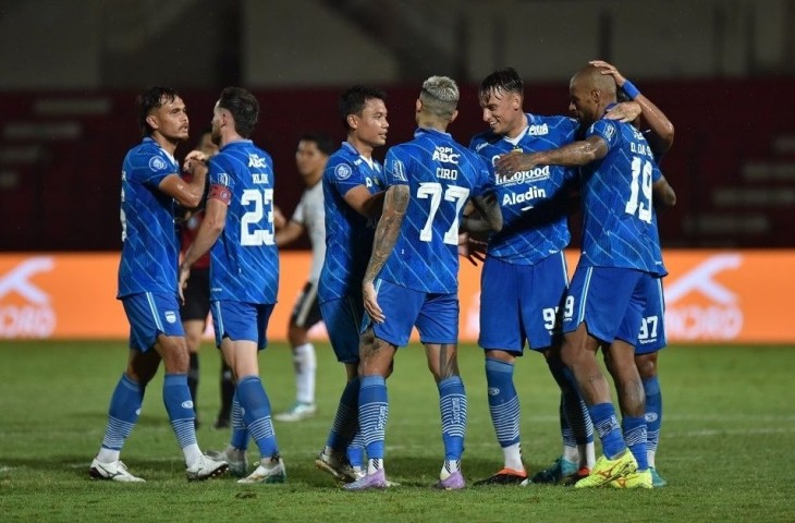 Para pemain Persib melakukan selebrasi gol. (Persib.co.id).