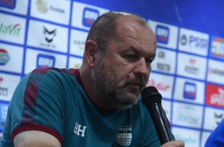 Pelatih Persib Bandung, Bojan Hodak menyatakan akan tetap mewaspadai Persikabo 1973 di pertandingan pekan ke-29 dalam jadwal Liga 1 2023/2024, apalagi telah kehadiran pelatih baru. (Persib.co.id).