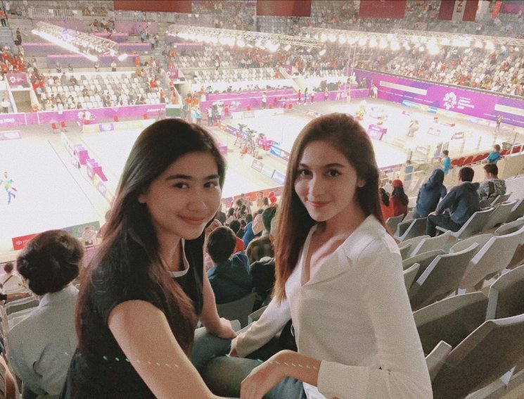 Pesona Denira Wiraguna, wanita yang dekat dengan Kevin Sanjaya. (Instagram/@denirawiraguna)