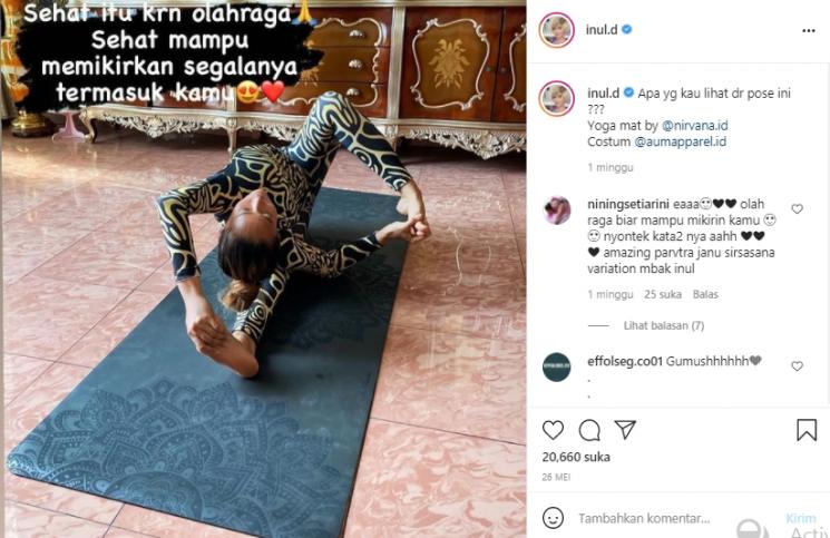 Pose yoga Inul Daratista (Instagram.com)