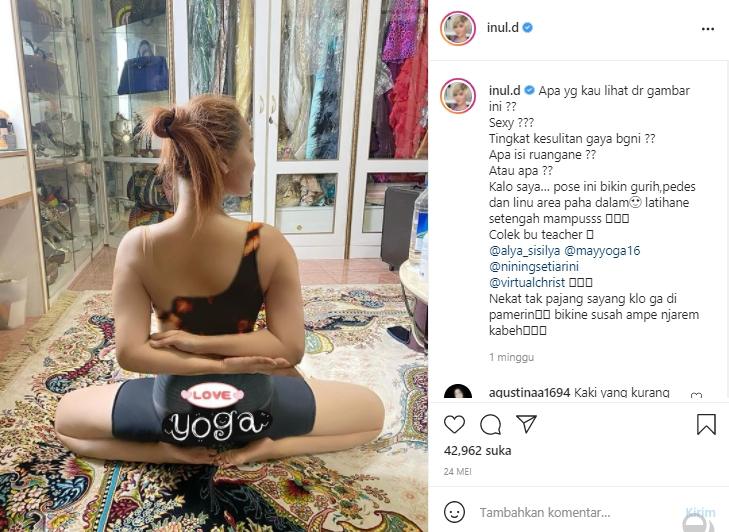 Pose yoga Inul Daratista (Instagram.com)