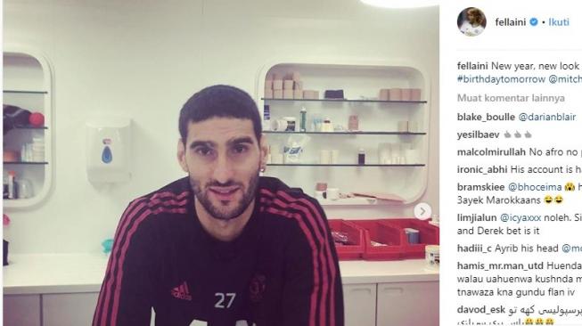 Gelandang Manchester United Marouane Fellaini memamerkan rambut barunya. (Instagram:@fellaini) 