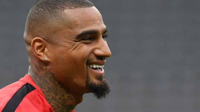 Kevin-Prince Boateng saat melakukan sesi latihan. Christof STACHE / AFP