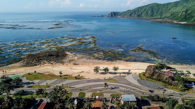 Proyek pengembangan pesisir Mandalika yang diusulkan menjadi lokasi balapan MotoGP di Mandalika, Lombok, Sabtu (23/3).[ARSYAD ALI/AFP]