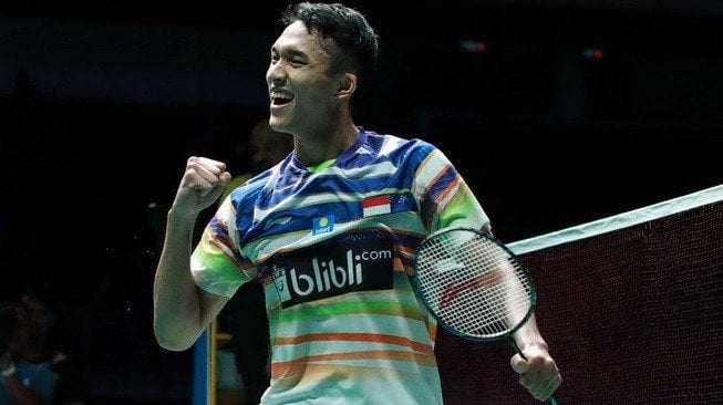 Pebulutangkis tunggal putra Indonesia, Jonatan Christie, melaju ke semifinal Malaysia Open 2019 usai menang atas ranking empat dunia, Viktor Axelsen (Denmark), Jumat (5/4). [Humas PBSI]