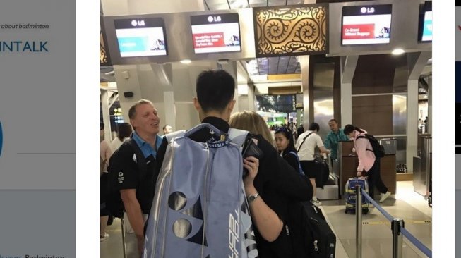 Iris Metspalu dan Chou Tien Chen di bandara Soekarno - Hatta [Twitter: Badminton Talk].