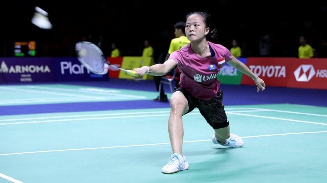 Pebulutangkis tunggal putri Indonesia, Fitriani, terhenti di babak perempat final Thailand Open 2019 usai kalah dari Sayaka Takahashi (Jepang), Jumat (2/8). [Humas PBSI]