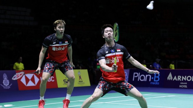 Pasangan ganda putra Indonesia, Kevin Sanjaya Sukamuljo/Marcus Fernaldi Gideon, terhenti di babak perempat final Thailand Open 2019 usai kalah dari Hiroyuki Endo/Yuta Watanabe (Jepang), Jumat (2/8). [Humas PBSI]