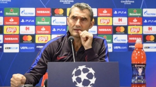 Pelatih Barcelona Ernesto Valverde menghadiri jumpa pers jelang pertandingan ketiga Grup F Liga Champions 2019/20 kontra Slavia Praha, Selasa (22/10/2019) [AFP]