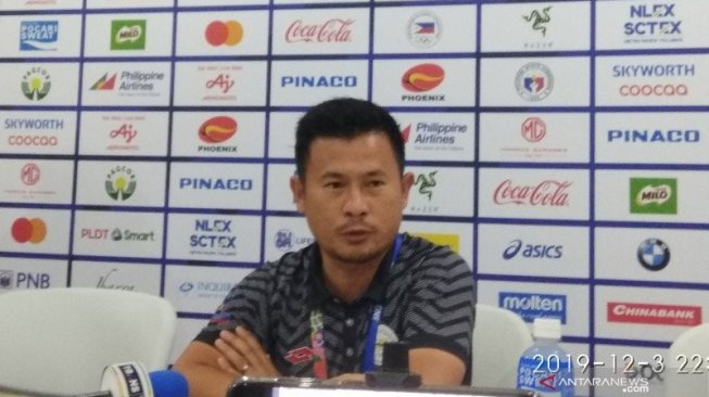 Pelatih Brunei Darussalam U-22, Aminuddin bin Jumat memberikan keterangan pers usai skuatnya ditaklukkan dengan skor 0-8 oleh Indonesia dalam lanjutan Grup B SEA Games 2019 di Stadion Binan, Binan, Filipina, Selasa (3/12/2019). (Antara/Michael Siahaan)