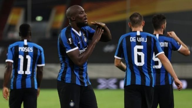 Striker Inter Milan Romelu Lukaku merayakan golnya ke gawang Shakhtar Donetsk dalam laga semifinal Liga Europa. Lars Baron / POOL / AFP'