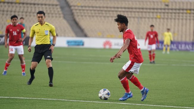 Timnas Indonesia U-23 berhadapan dengan Australia di Kualifikasi Piala Asia U-23 2022 di di Republican Central Stadium Dushanbe, Tajikistan, Selasa (26/10/2021) malam WIB. (dok. PSSI).