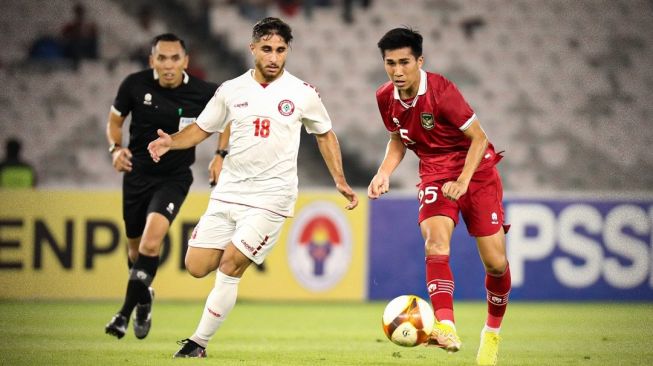 Duel Timnas Indonesia U-22 vs Lebanon dalam laga uji coba di Stadion Utama Gelora Bung Karno (SUGBK), Senayan, Jakarta, Jumat (14/4/2023). [PSSI]