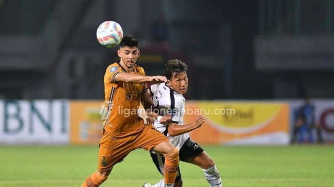 Bhayangkara FC vs RANS Nusantara FC dalam laga pekan kedua BRI Liga 1 2023-2024 di Stadion Patriot Candrabhaga, Bekasi, Minggu (9/7/2023). [LIB]