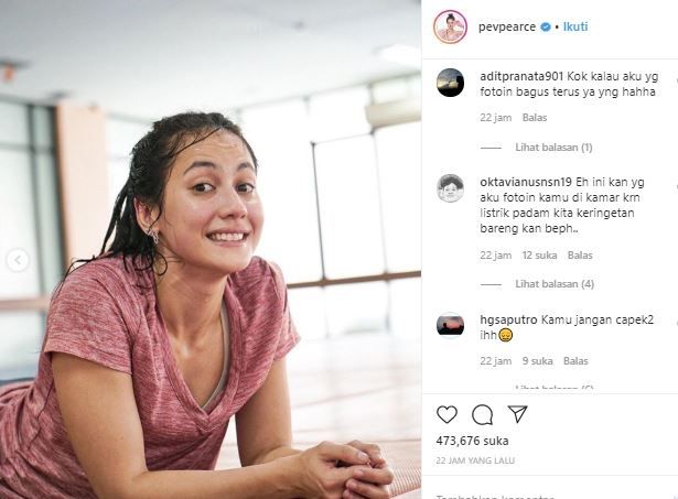 Pevita Pearce bercucuran keringat setelah berolahraga. (Instagram/@Pevpearce).