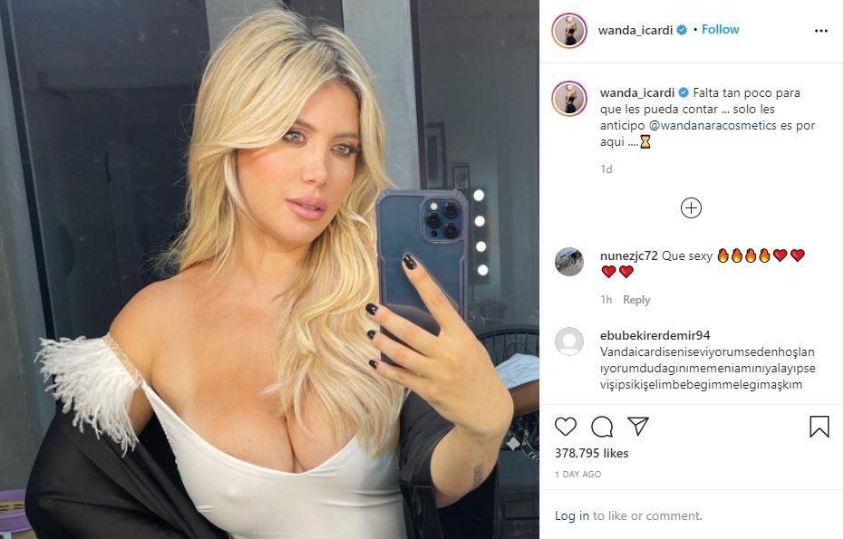 Wanda Nara seksi saat promosi bisnis terbaru. (Instagram/wanda_icardi)