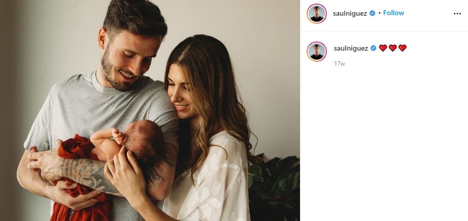 Potret Saul Niguez dengan istrinya, Yaiza. (Instagram/saulniguez)